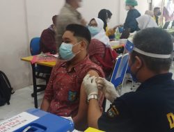 Polres Tanjungpinang Gelar Vaksin Merdeka di SMAN 2