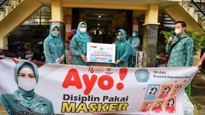 Serahkan 10.000 Masker, Ketua PKK Kepri Ajak Masyarakat Lingga Disiplin Prokes