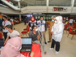 Wakil Gubernur Kepri Tinjau Vaksinasi Covid-19 Dosis Kedua di Kepri Mall Batam