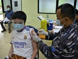 HUT ke-76 TNI AL, Lantamal IV Gelar Serbuan Vaksin di Poltekes Tanjungpinang