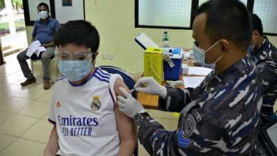 HUT ke-76 TNI AL, Lantamal IV Gelar Serbuan Vaksin di Poltekes Tanjungpinang