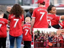 Demam Ronaldo, Ubah Manchester Jadi Lautan Merah Nomor 7