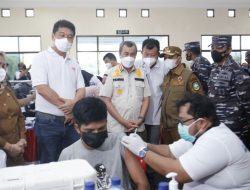 Gubernur Syamsuar Tinjau Serbuan Vaksin Lanal Dumai di Bengkalis