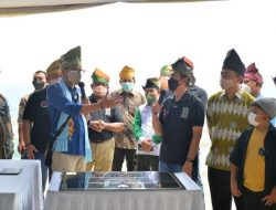 Kunjungi Puncak Kompe, Menparekraf: Jika Kangen Raja Ampat ke Riau Aja