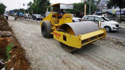Pemprov Riau Mulai Kerjakan Pelebaran Jalan Jalur 2 di Pasar Air Molek