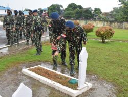 Dalam Rangka HUT ke-76, Brimob Polda Kepri Ziarah ke Makan Pahlawan