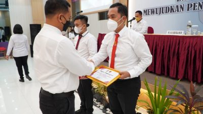 Unit Reskrim Polsek Lubuk Baja Terima Penghargaan Peringkat 1 Teraktif KKYD Premanisme dan Pungli TA 2021