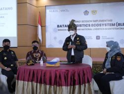 Kunjungi Kantor Bea Cukai Batam, Wamenkeu Suahasil: Kemenkeu Terbuka Semua Masukan dari Pelaku Usaha Agar NLE Dan BLE Sesuai Kebutuhan
