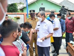 Hadiri Khitanan Massal yang Digelar Karang Taruna Riau, Ini Harapan Gubri