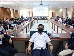 Karang Taruna Bersama Organisasi Mahasiswa Politeknik Batam Bahas Pengelolaan Media Sosial