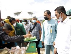 Wakil Wali Kota Batam Tinjau Pelaksanaan Operasi Pasar Murah Jelang Nataru
