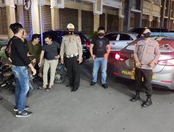 Cegah Penyebaran Covid-19, Polsek Lubuk Baja Laksanakan Patroli di Tempat Keramaian