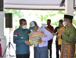 Gubri Berikan Penghargaan ke 57 Siswa Riau Berprestasi Tingkat Nasional