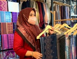 Mahalusa Kenalkan Jilbab Motif Ciri Khas Riau hingga ke Belanda
