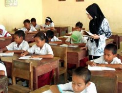 Gaji Guru Bantu di Riau Akan Segera Naik