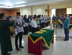 Syamsuar Lantik 158 Pejabat Fungsional di Lingkungan Pemprov Riau