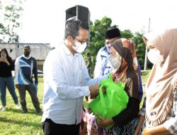 Wawako Batam Salurkan 3.245 Paket Sembako Murah di Bulang dan Galang