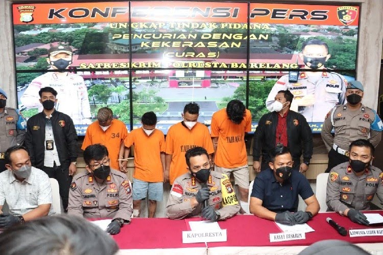 Kawanan Perampok Sekap Karyawan dan Gasak Uang Puluhan Juta di Indomaret Batam