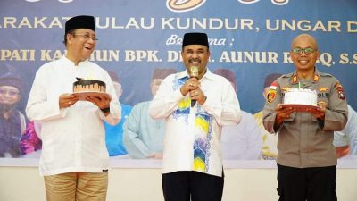 Wabup Anwar Dapat Kejutan Ultah dari Bupati Karimun