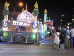 Pawai Takbir di Batam Berlangsung Meriah, Ada Mobil Hias, Lampu Colok dan Musik Malaykustik