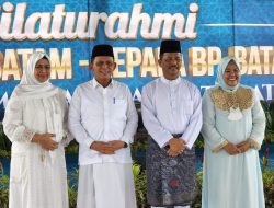 Usai Shalat Idul Fitri, Gubernur Ansar Silaturahmi ke Kediaman Wako Rudi dan Wagub Marlin