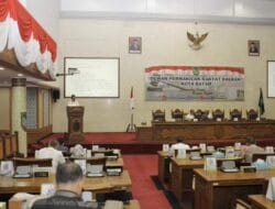 Wawako Amsakar Sampaikan Jawaban Atas Pandangan Fraksi-Fraksi DPRD Batam