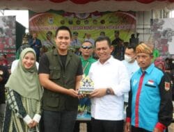 Bersama Bupati Dico M Ganinduto, Gubernur Ansar Berbaur dengan Masyarakat Kendal di Batam