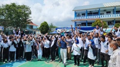 Kunjungan Wagub Kepri ke SMAN 3 Batam Disambut Beragam Atraksi Para Pelajar