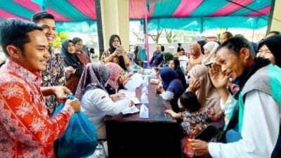 229 Warga Kecamatan Padang Utara Terima Bantuan Sembako