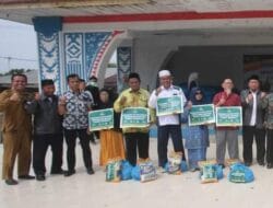 Baznas Batam Bagikan 1.200 Sembako, Bantuan Bedah Rumah dan Beasiswa ke Warga Belakang Padang