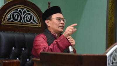 H Khairul Umam Isi Tausiyah di Masjid Istiqomah