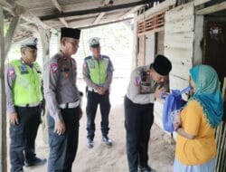 Jelang Berbuka Puasa, Satlantas Polres Tulang Bawang Bagikan 50 Paket Sembako kepada Warga