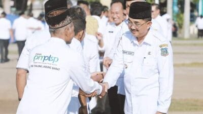 Bupati Tanjab Barat Pimpin Apel Pagi Pasca Libur Idul Fitri