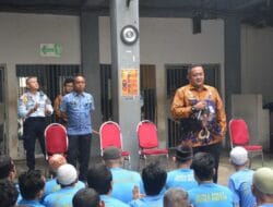 Karutan Batam Bagikan Baju Seragam Baru ke Warga Binaan