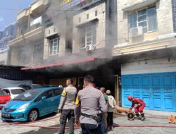 Ruko di Jalan Arifin Ahmad Pekanbaru Terbakar, Kerugian Capai Miliaran Rupiah