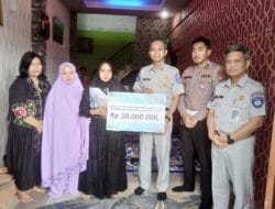 Jasa Raharja Kepri Serahkan Santunan ke Anggota Polisi Korban Kecelakaan di Batam