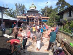 Masyarakat Desa Tambang Saweak Antusias Ikuti Gotong Royong Pembangunan Masjid Al-Jihad