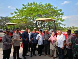 Wabup Ardani Serahkan Bantuan Alat Pertanian Aspirasi DPRD Ogan Ilir ke Kelompok Tani