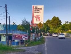 Alamak, Reklame Rokok Dipajang di Halaman Kantor Lurah Batu Selicin Batam