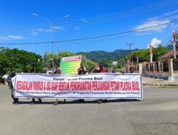 Aksi Damai Forum Petani Plasma Buol Menuju Gedung DPRD