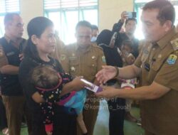 Pembagian Bansos untuk Anak Beresiko Stunting di Kecamatan Momunu dan Tiloan