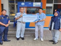 Jasa Raharja Kepri Serahkan Bantuan Fasilitas Umum kepada PT ASDP Indonesia Ferry Batam