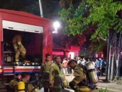 20 Mobil Damkar Atasi Kebakaran Hotel di Melawai