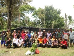 Rasyid Assaf Dongoran Serahkan Bantuan Puluhan Ribu Bibit Tanaman ke Petani di Desa Pahae Aek Sagala