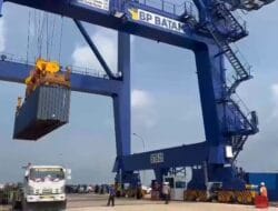 STS Crane Pelabuhan Batu Ampar Mulai Layani Kegiatan Bongkar Muat