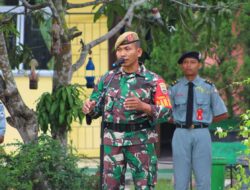 Komandan SSK TMMD Kodim Bengkalis Pimpin Upacara Bendera di SMKN 3 Mandau