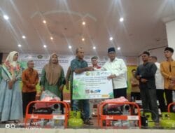 Anggota DPR RI Anwar Idris Serahkan Bantuan ke Masyarakat Aceh Utara dan Lhokseumawe