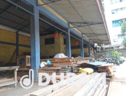 Somel di Kampung Pelita Batam Diduga Gunakan Kayu Ilegal