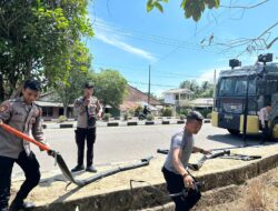 Polres Bangka Barat Kerahkan Water Cannon Salurkan Air Bersih ke Warga
