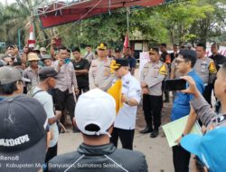 Tuntut Hak Kebun Plasma, Warga Blokade Jalan Masuk PT Pinang Witmas Sejati